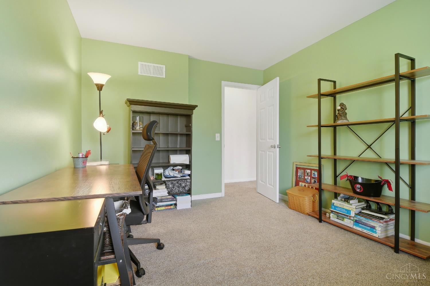 4374 Boomer Road Cincinnati, OH 45247 - Photo 35 of 49
