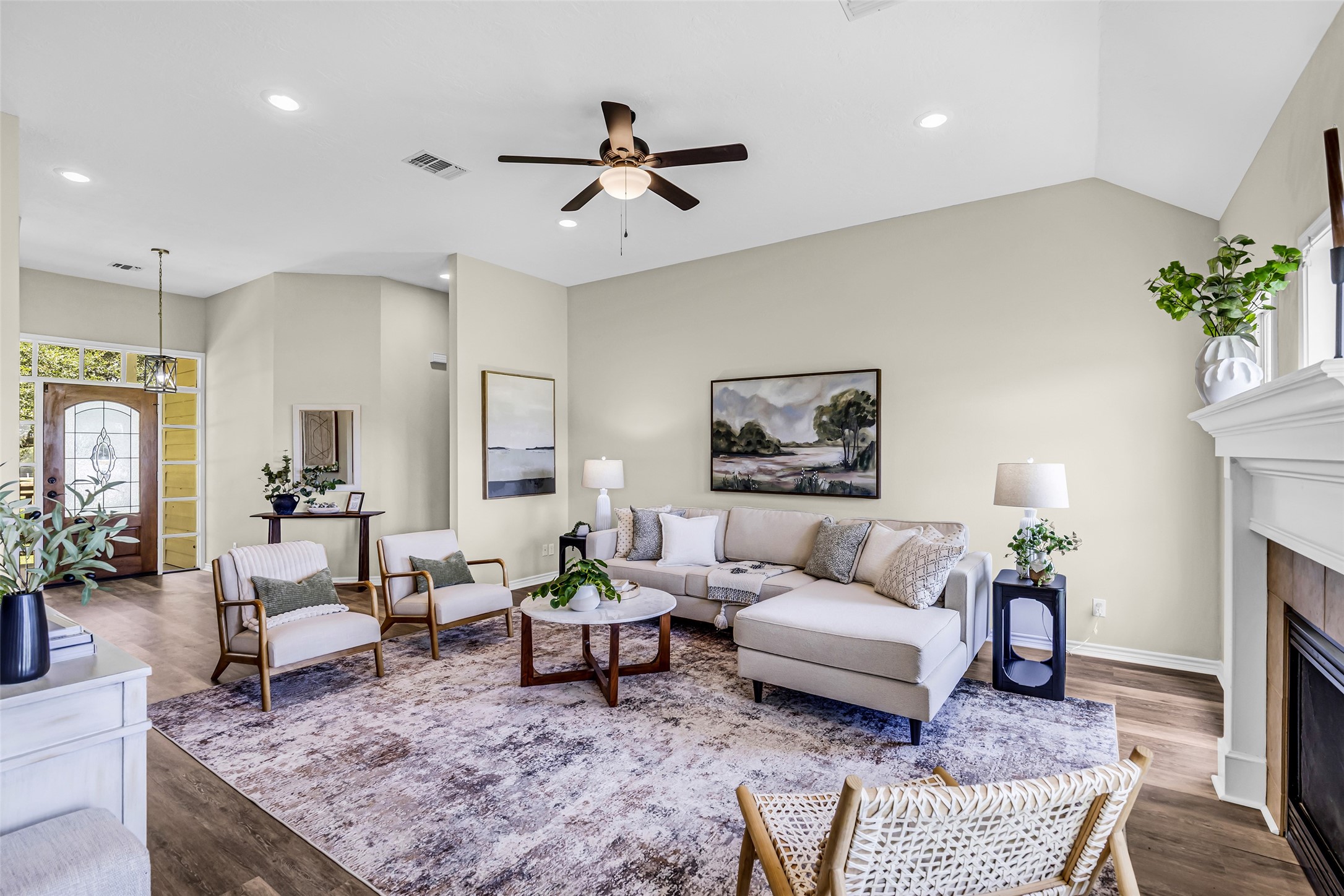 1075 Harrisburg Road Brenham, TX 77833 - Photo 11 of 48 The 18 x 16-foot great room give you plenty of space for what you need