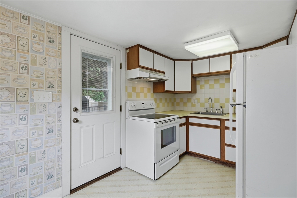 1 Brookhaven Road Worcester, MA 01606 - Photo 13 of 39