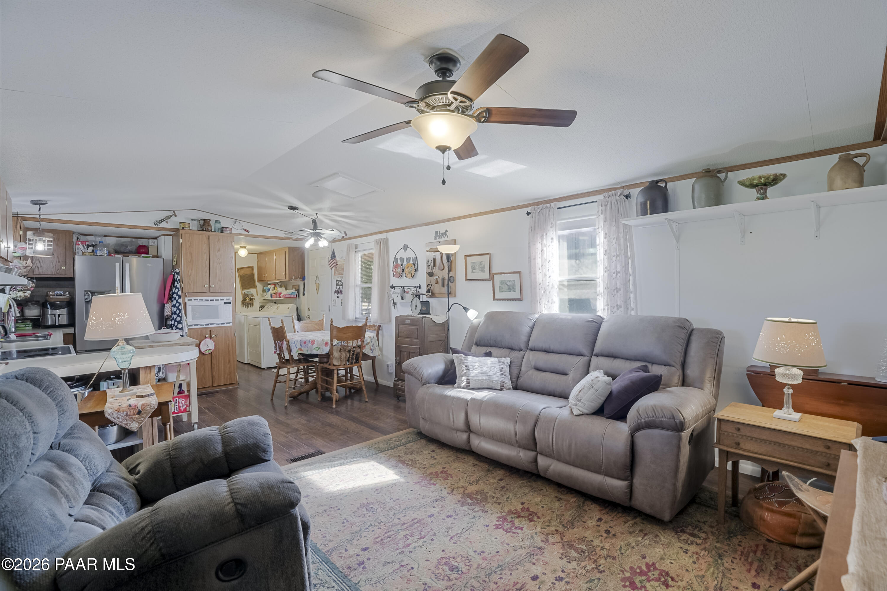 8360 West Barrington Road Wilhoit, AZ 86332 - Photo 12 of 36 Living Room