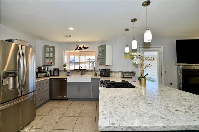 $550,000 | 18465 Tarpon Lane, Victorville, CA 92395