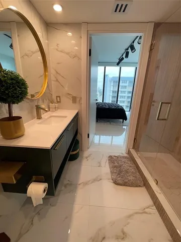 $4,900 | 1881 79th Street Causeway, Unit 1504, North Bay Village, FL 33141