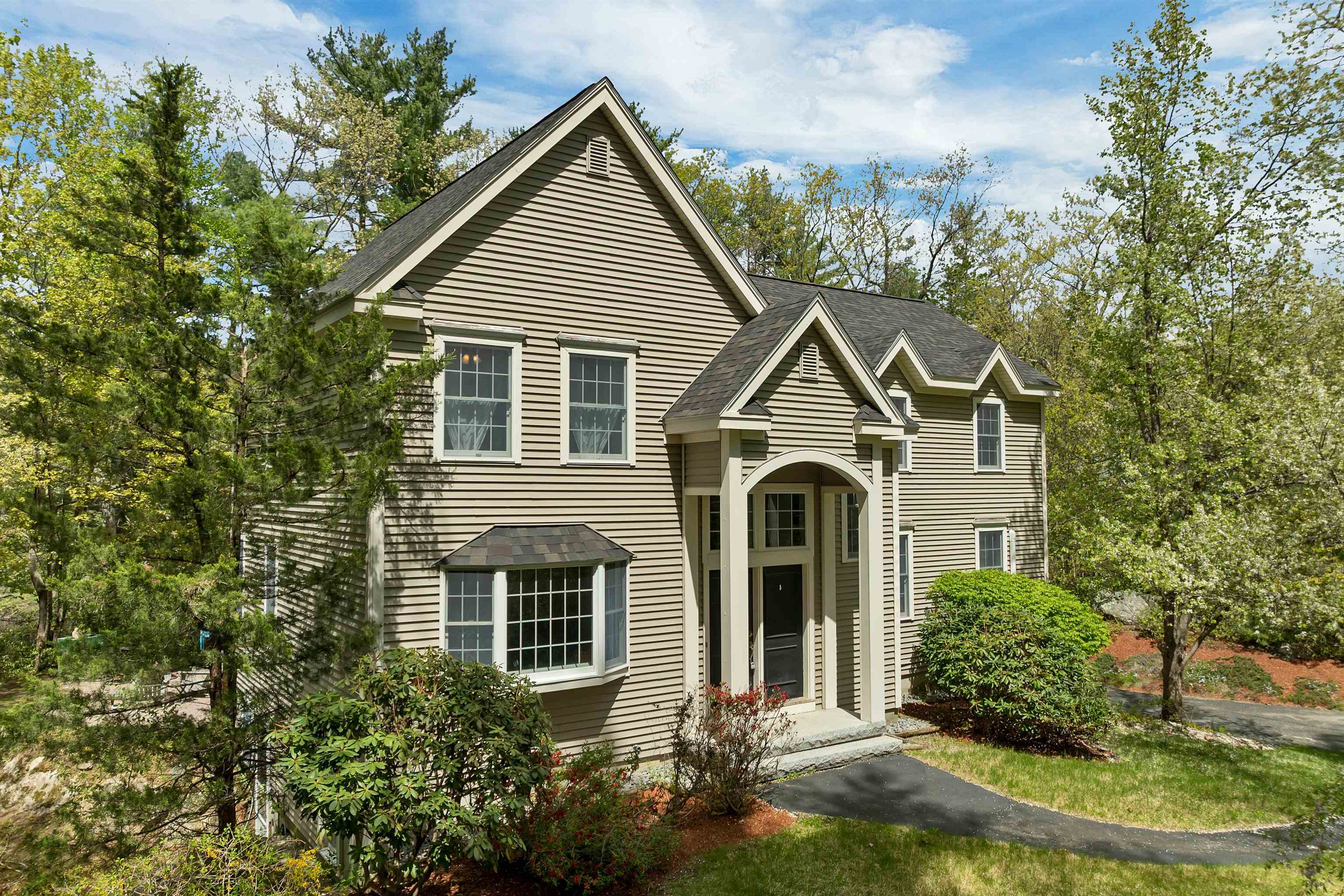 281 New Boston Road Bedford, NH 03110 - Photo 2 of 53