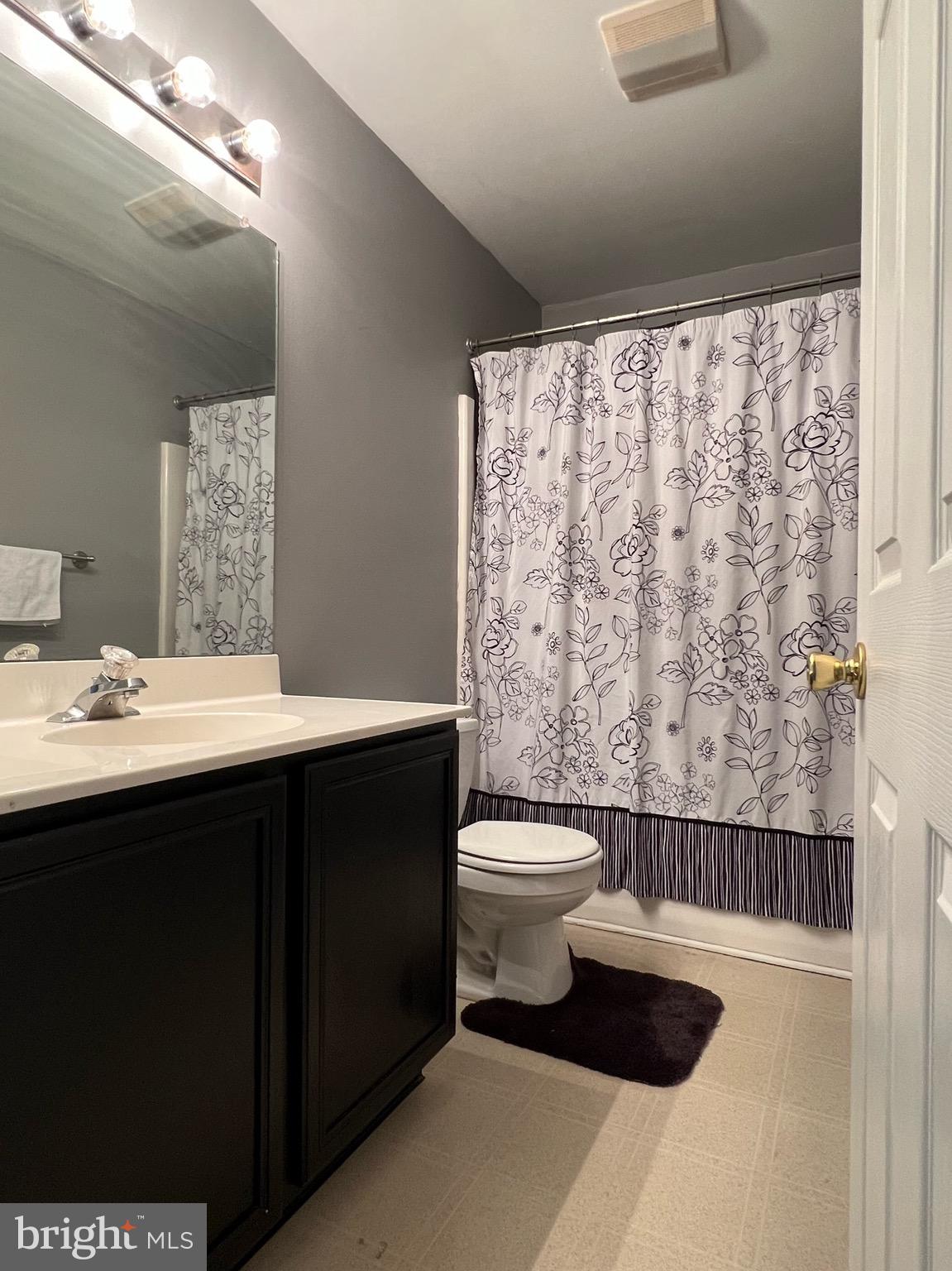 8 Whirlaway Drive Bear, DE 19701 - Photo 70 of 77 2nd Floor Hall Bath