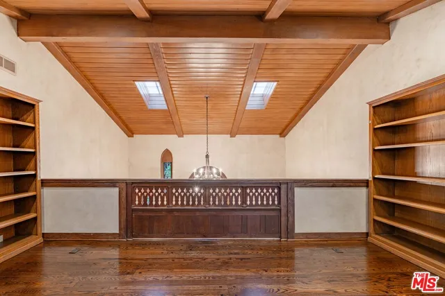 $2,150,000 | 3041 East Chevy Chase Drive, Glendale, CA 91206