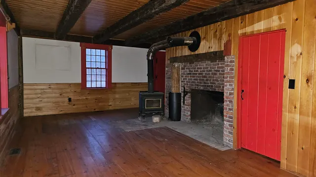 $399,900 | 114 Quarry Hill Road, Glover, VT 05839