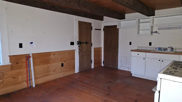 $399,900 | 114 Quarry Hill Road, Glover, VT 05839