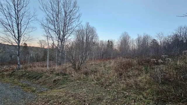 $399,900 | 114 Quarry Hill Road, Glover, VT 05839