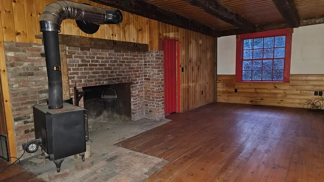 $399,900 | 114 Quarry Hill Road, Glover, VT 05839