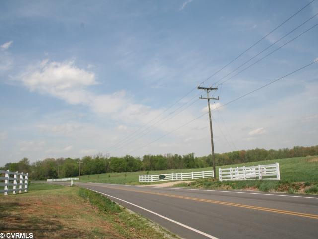 4 Perkins Road Cartersville, VA 23027 - Photo 5 of 6 Land - White Level Farms is a premier community located in the Northern end of Cumberland County. The community of Cartersville offers small town living with several charming charateristics such as a public boat landing on the James River.
