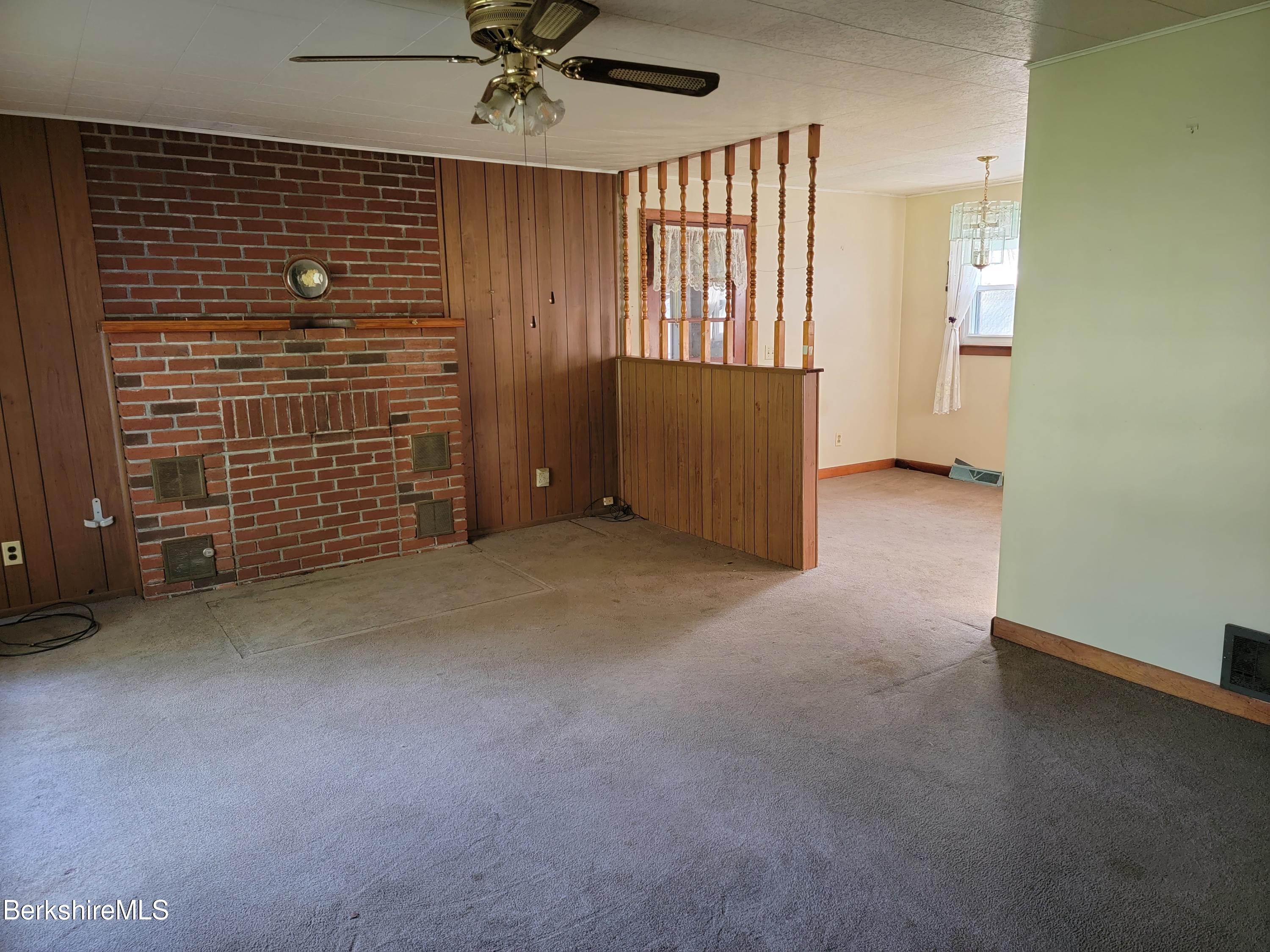 1096 South State Road Cheshire, MA 01225 - Photo 25 of 41 living into dining