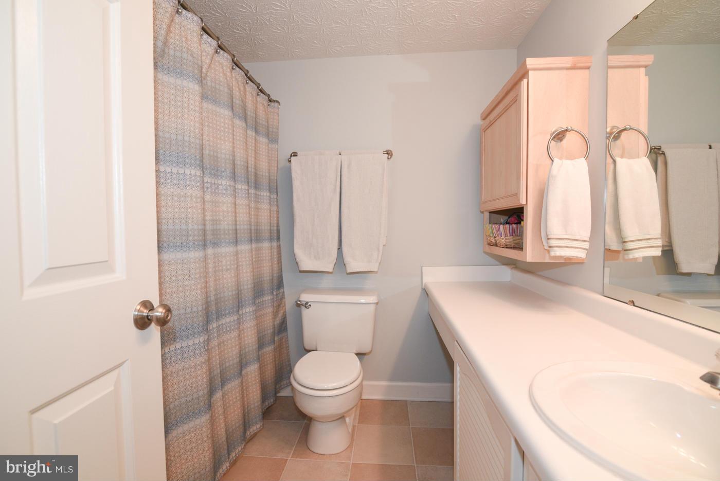 12410 Rock Ridge Road Herndon, VA 20170 - Photo 20 of 30 Hall bath