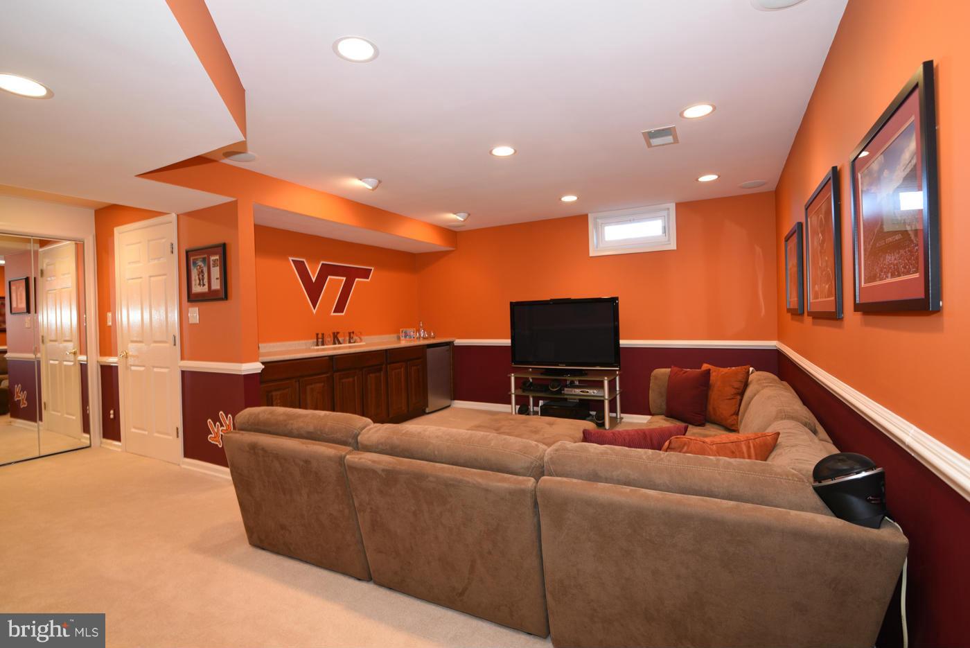 12410 Rock Ridge Road Herndon, VA 20170 - Photo 21 of 30 Recreation room with built-ins
