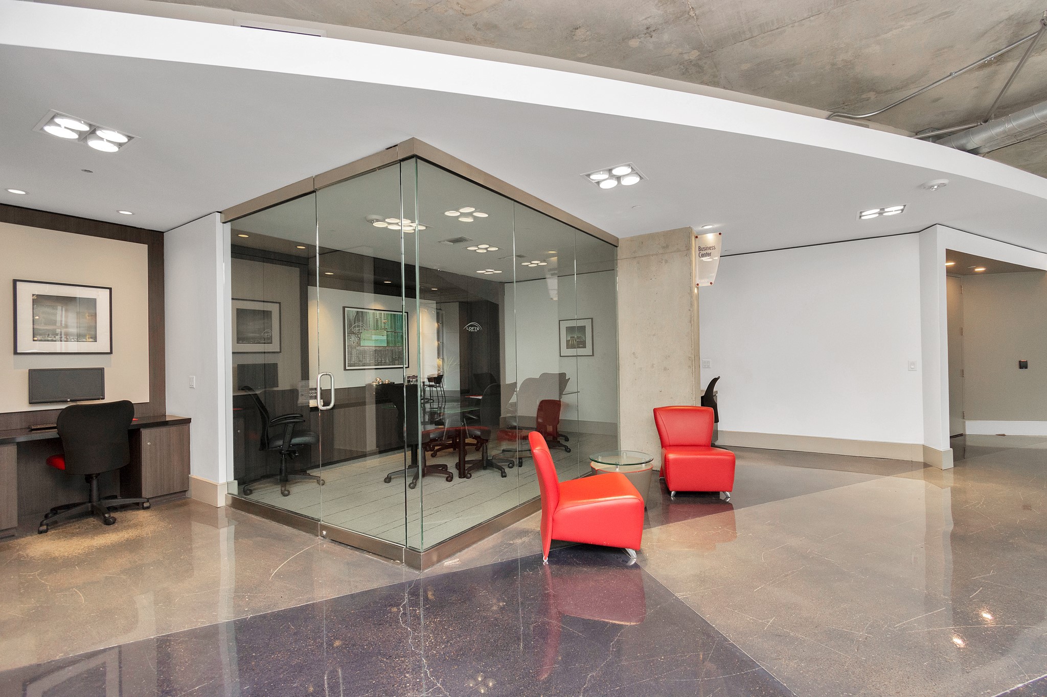 1901 Post Oak Boulevard, Unit 3113 Houston, TX 77056 - Photo 28 of 34 Conference room and busienss center