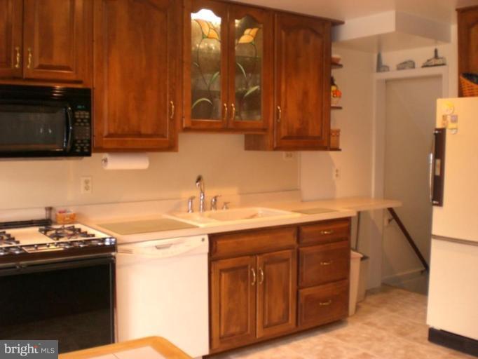 1602 Hardwick Road Towson, MD 21286 - Photo 15 of 19 Kitchen #2