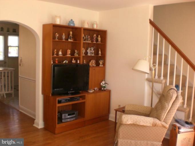 1602 Hardwick Road Towson, MD 21286 - Photo 6 of 19 Living Room #2