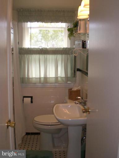 1602 Hardwick Road Towson, MD 21286 - Photo 10 of 19 Bath #1