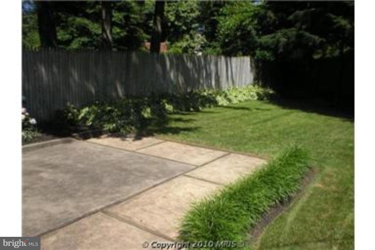 6312 Blackburn Court Baltimore, MD 21212 - Photo 11 of 13 a view of garden with wooden fence