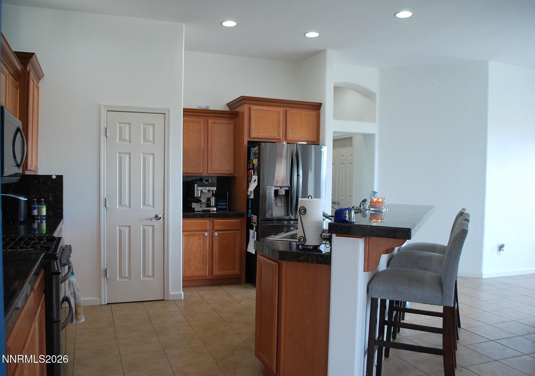 17840 Cedar Mountain Drive Reno, NV 89508 - Photo 19 of 60 Breakfast Bar