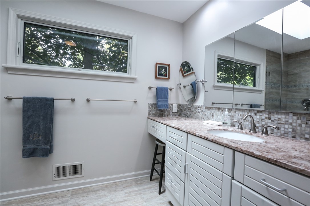 35 Shadow Pines Drive Penfield, NY 14526 - Photo 17 of 28 Primary bedroom ensuite