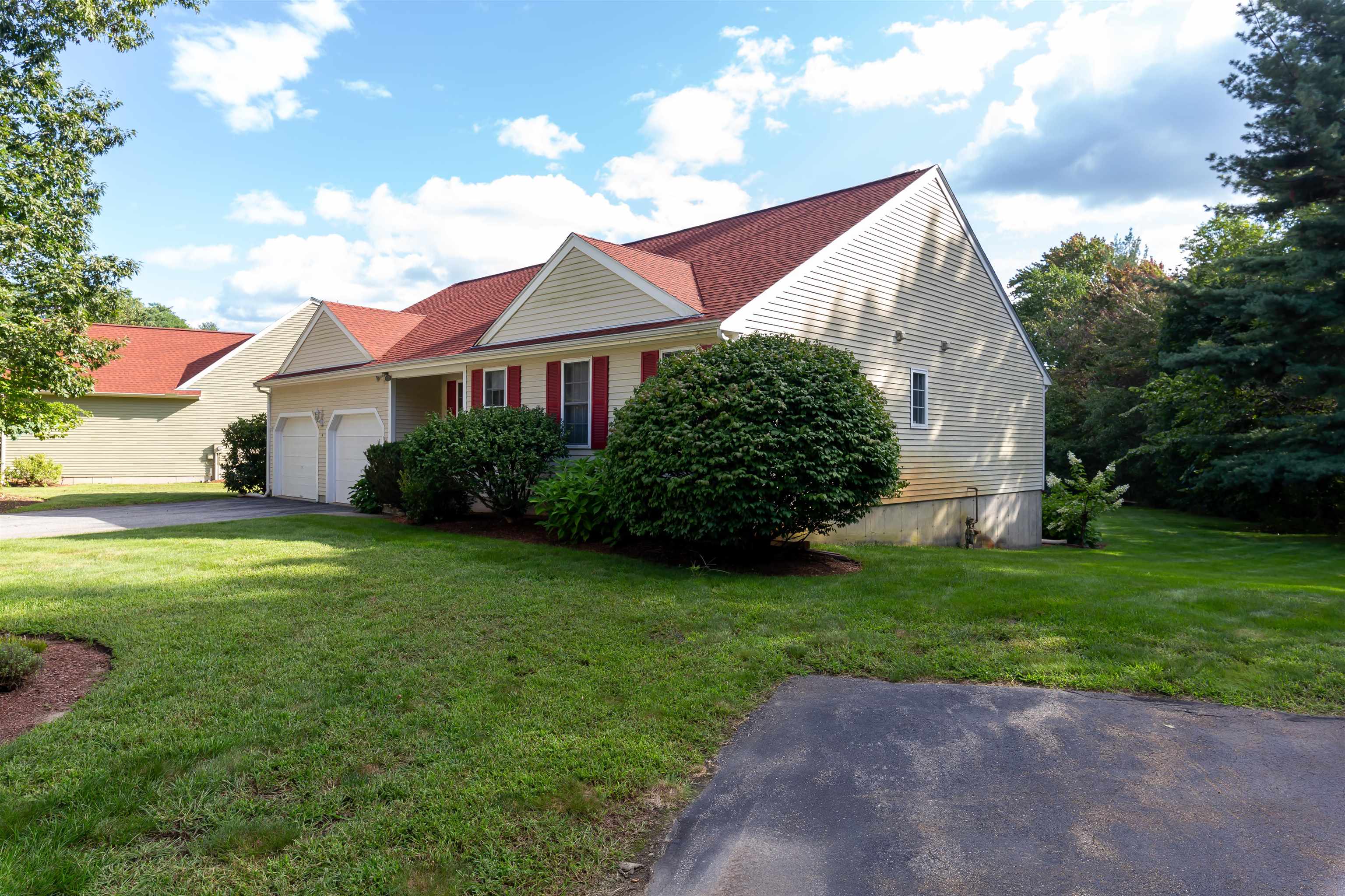 4 Traders Way Nashua, NH 03063 - Photo 2 of 38