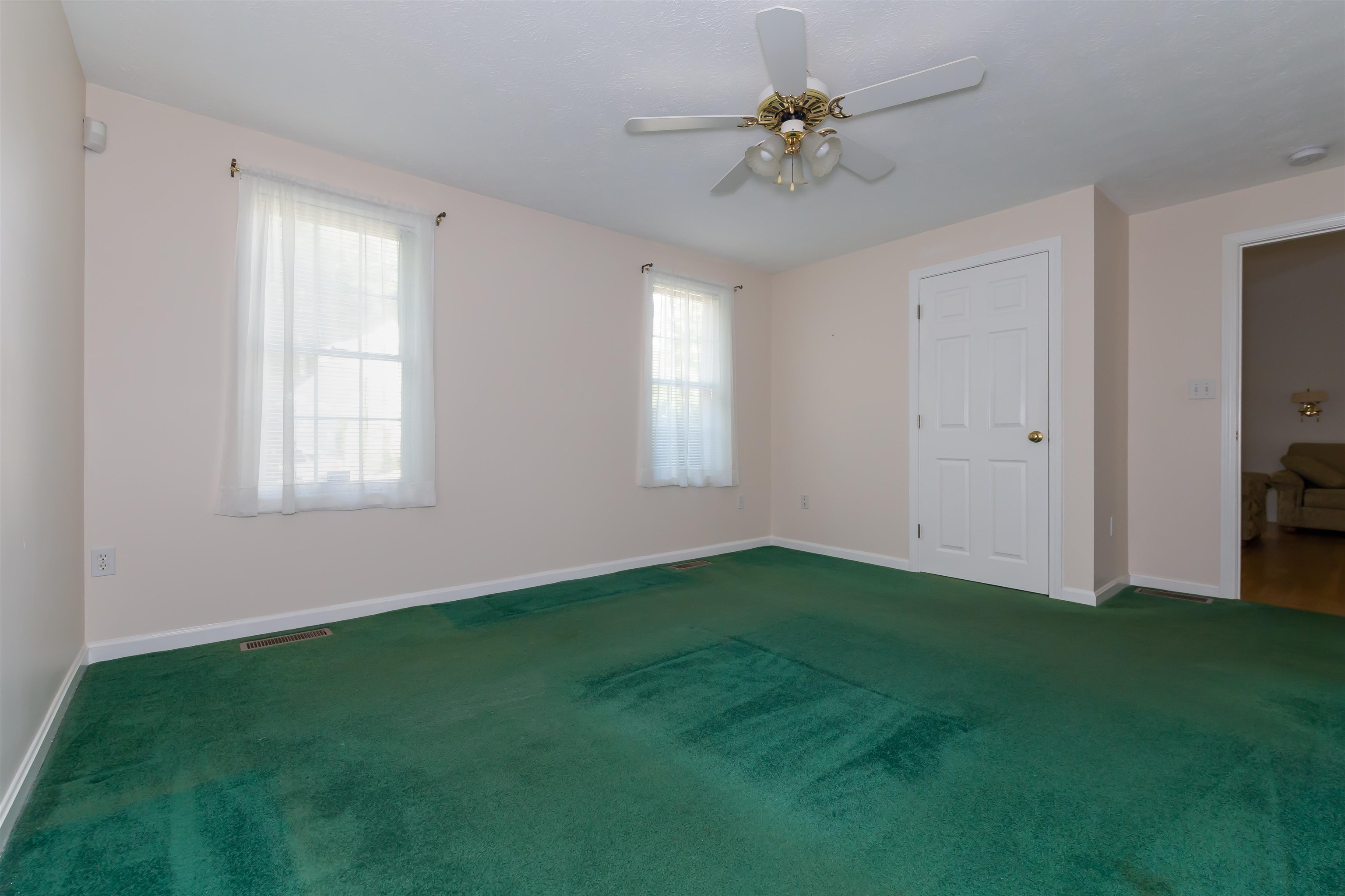 4 Traders Way Nashua, NH 03063 - Photo 18 of 38