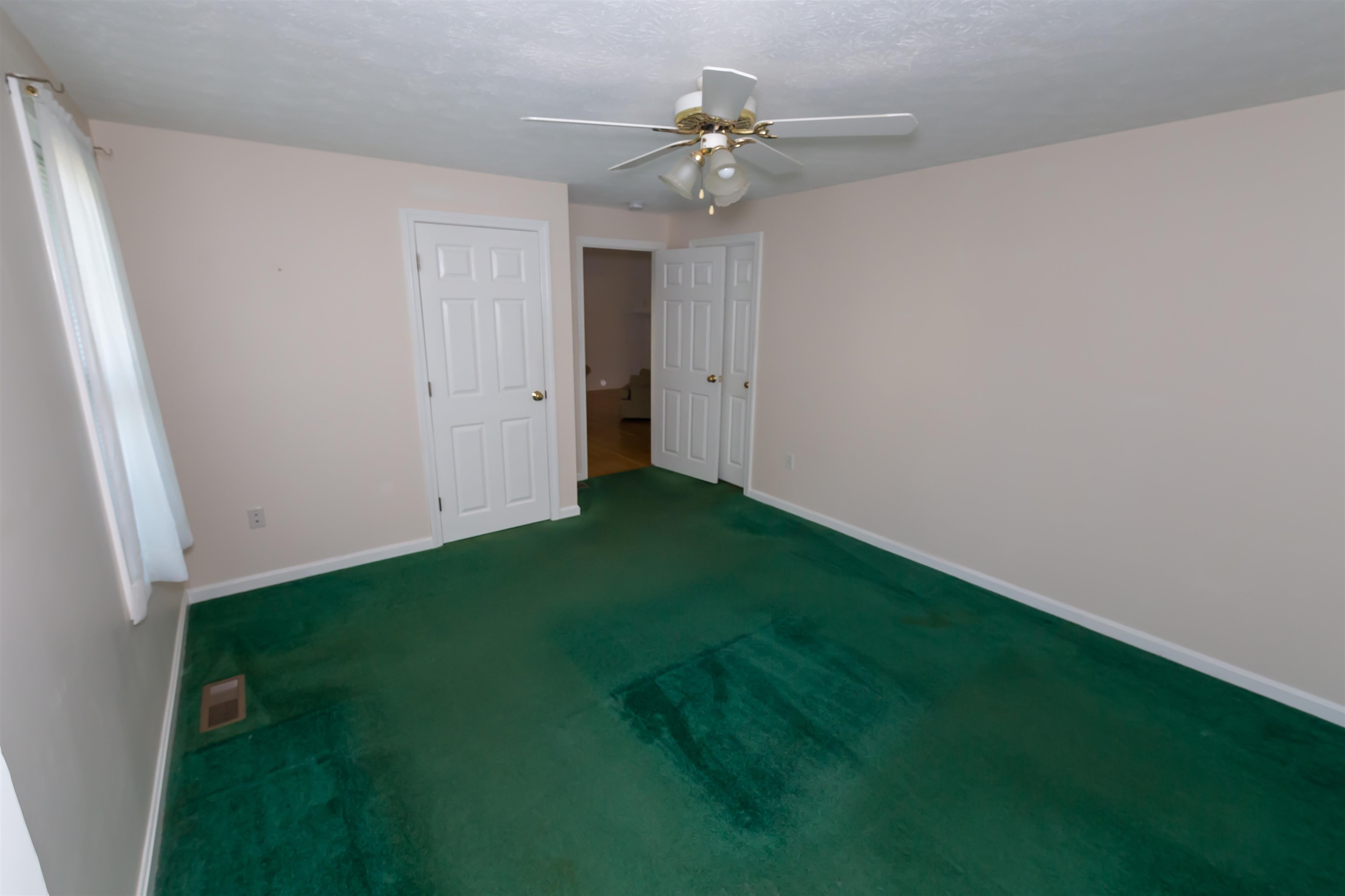 4 Traders Way Nashua, NH 03063 - Photo 19 of 38