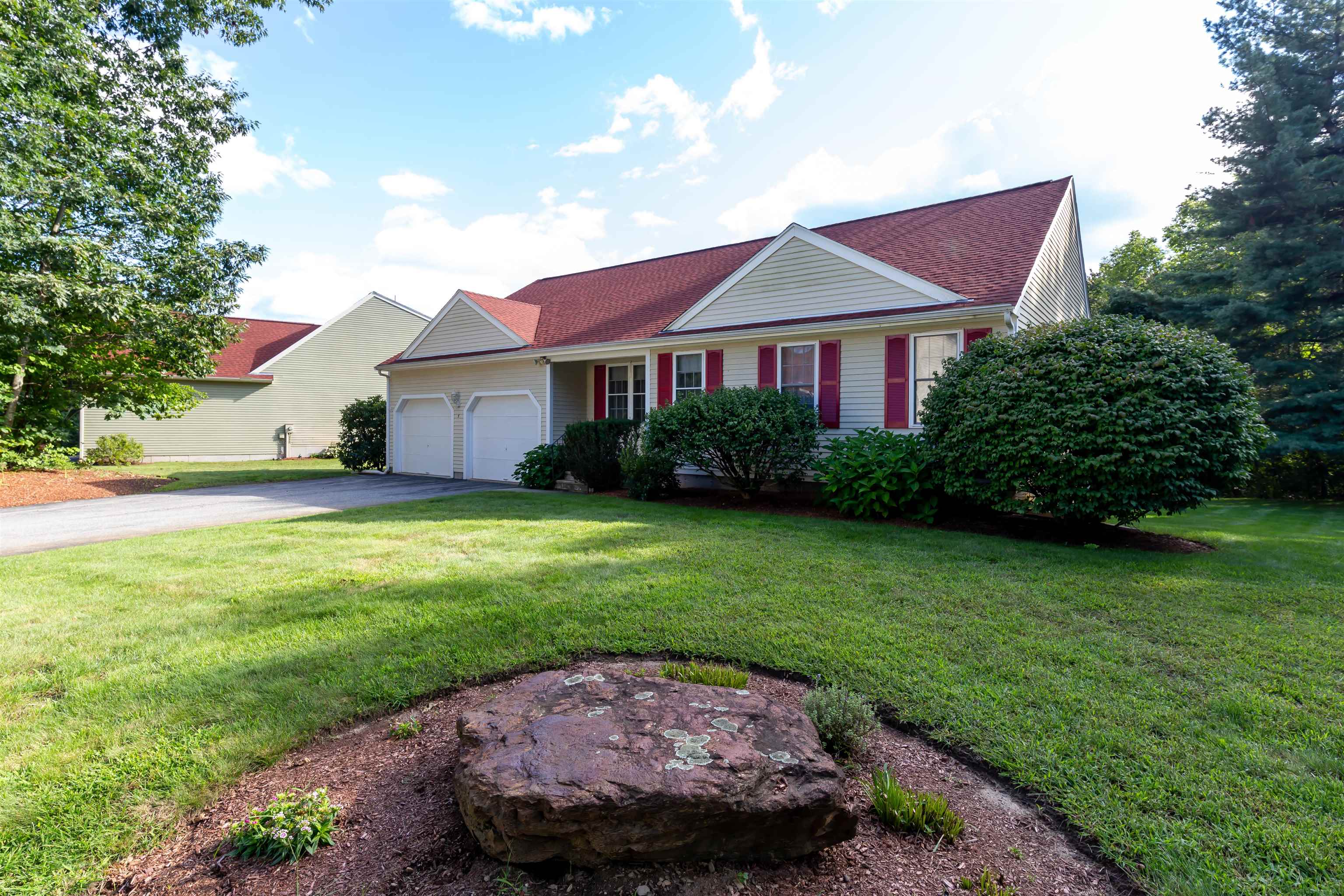 4 Traders Way Nashua, NH 03063 - Photo 3 of 38