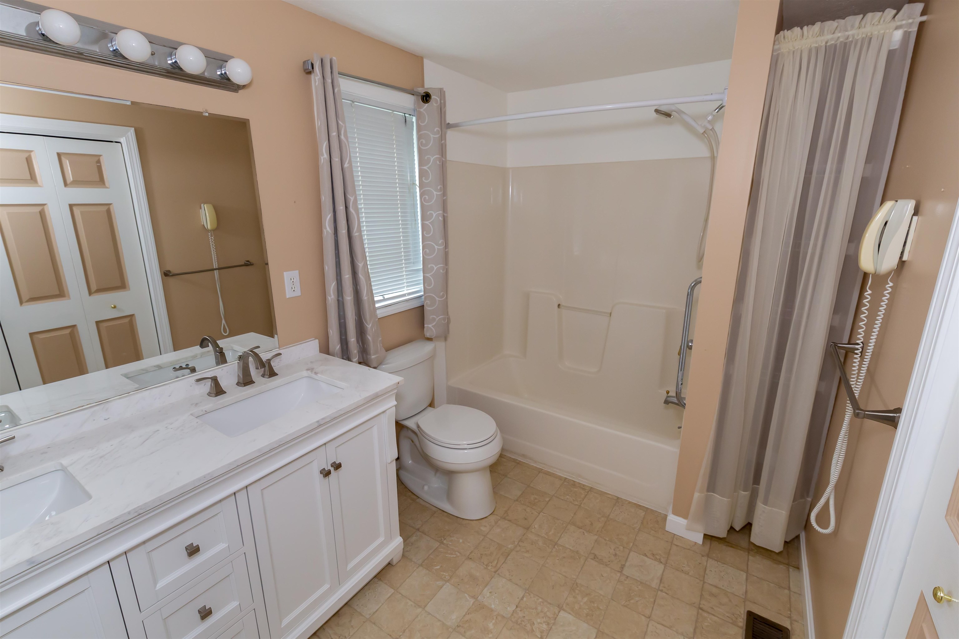 4 Traders Way Nashua, NH 03063 - Photo 25 of 38