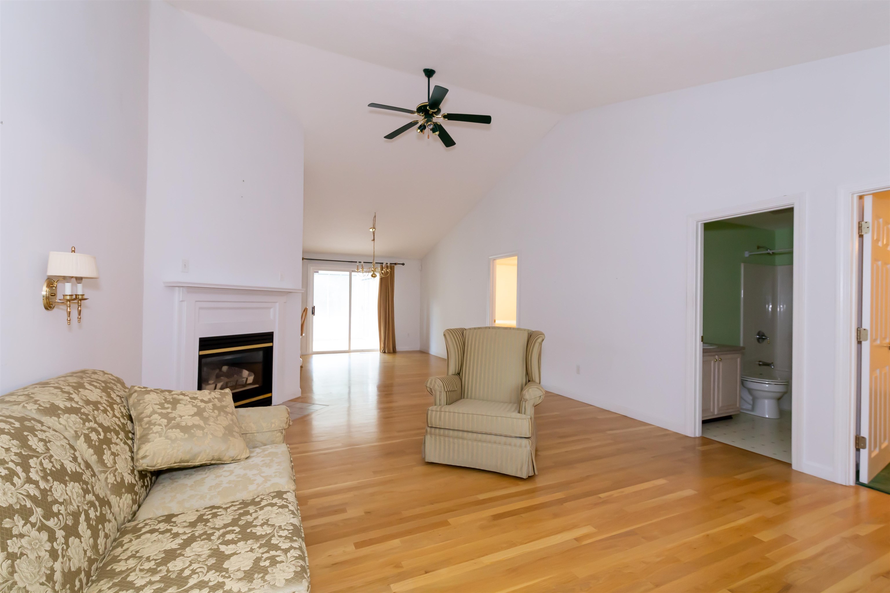 4 Traders Way Nashua, NH 03063 - Photo 7 of 38