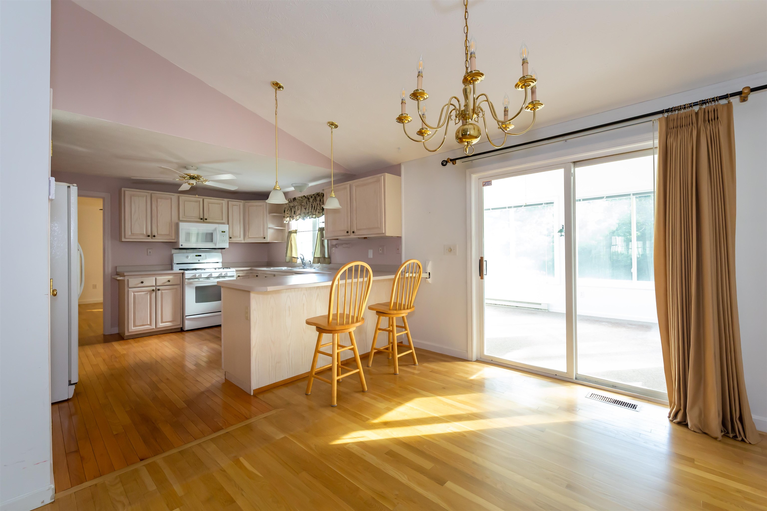 4 Traders Way Nashua, NH 03063 - Photo 9 of 38