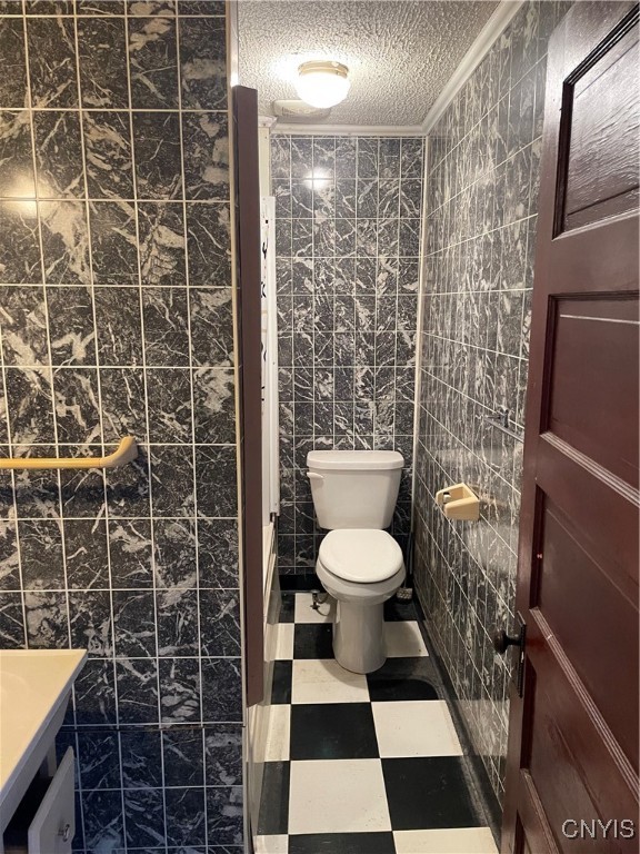 512 Broadway Street Oneida, NY 13421 - Photo 21 of 23 2nd floor bath