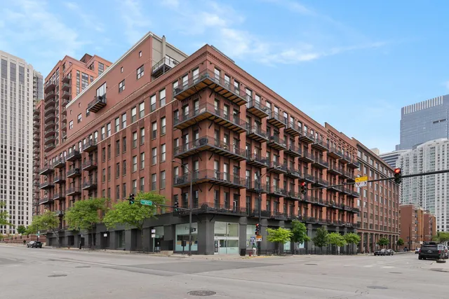 $529,000 | 616 West Fulton Street, Unit 503, Chicago, IL 60661