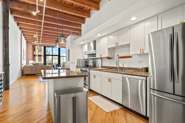 $529,000 | 616 West Fulton Street, Unit 503, Chicago, IL 60661