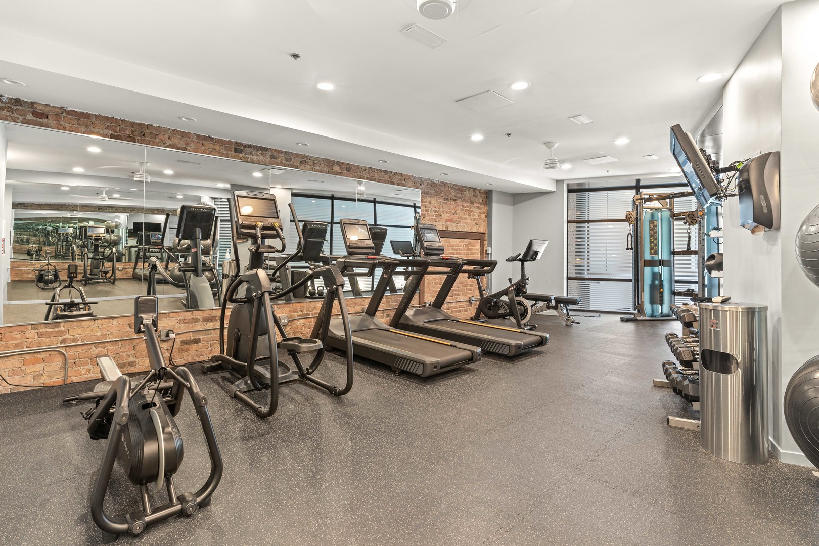 616 West Fulton Street, Unit 503 Chicago, IL 60661 - Photo 22 of 23