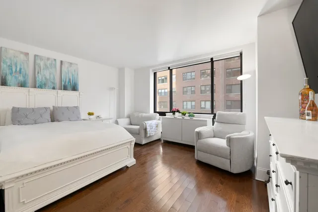 $699,000 | 300 East 64th Street, Unit 5F | Lenox Hill
