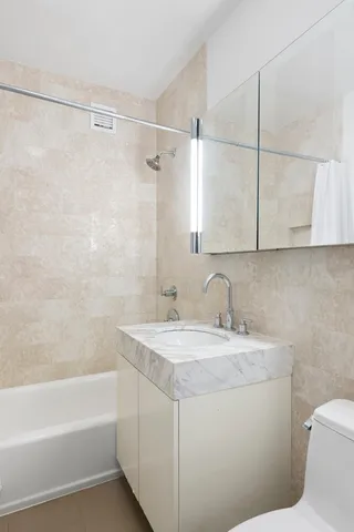 $699,000 | 300 East 64th Street, Unit 5F | Lenox Hill