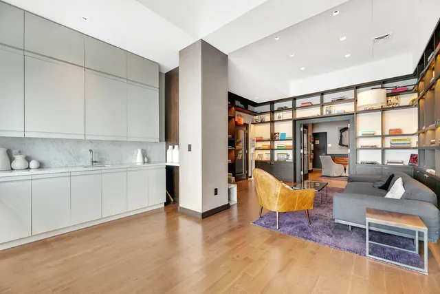 $699,000 | 300 East 64th Street, Unit 5F | Lenox Hill