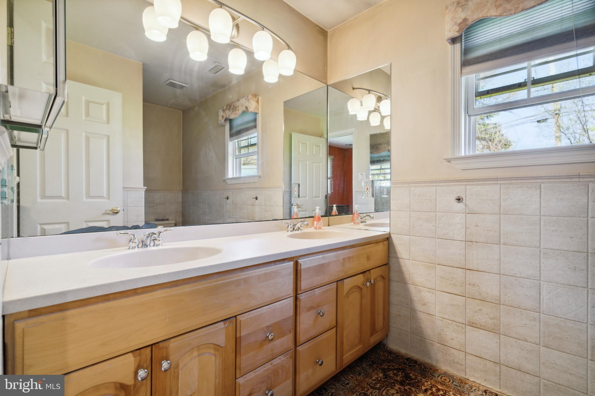 3144 Manor Road Huntingdon Valley, PA 19006 - Photo 19 of 38 Gallery Image 19