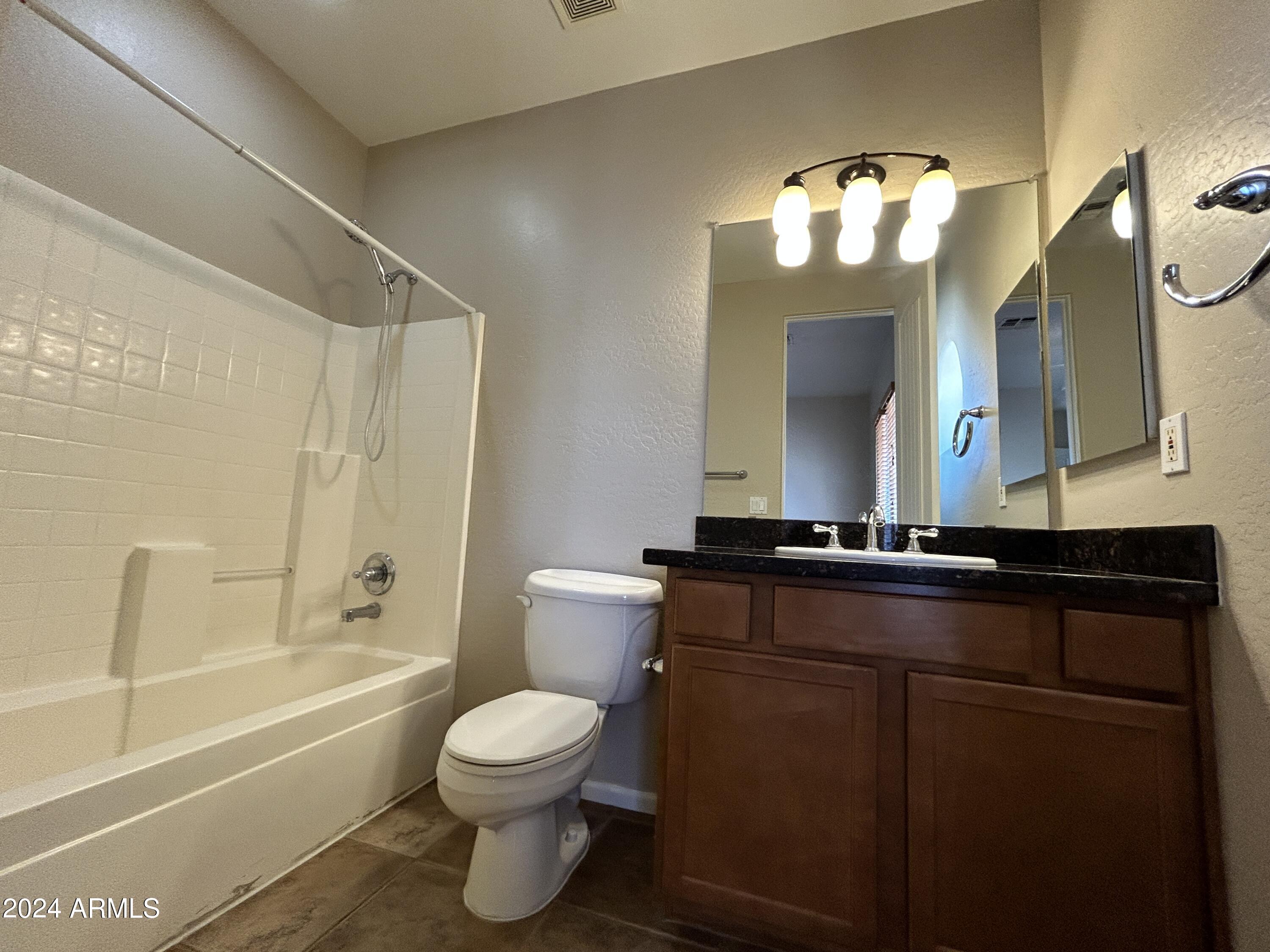 897 East Roma Avenue, Unit 3 Phoenix, AZ 85014 - Photo 22 of 25 IMG_3080