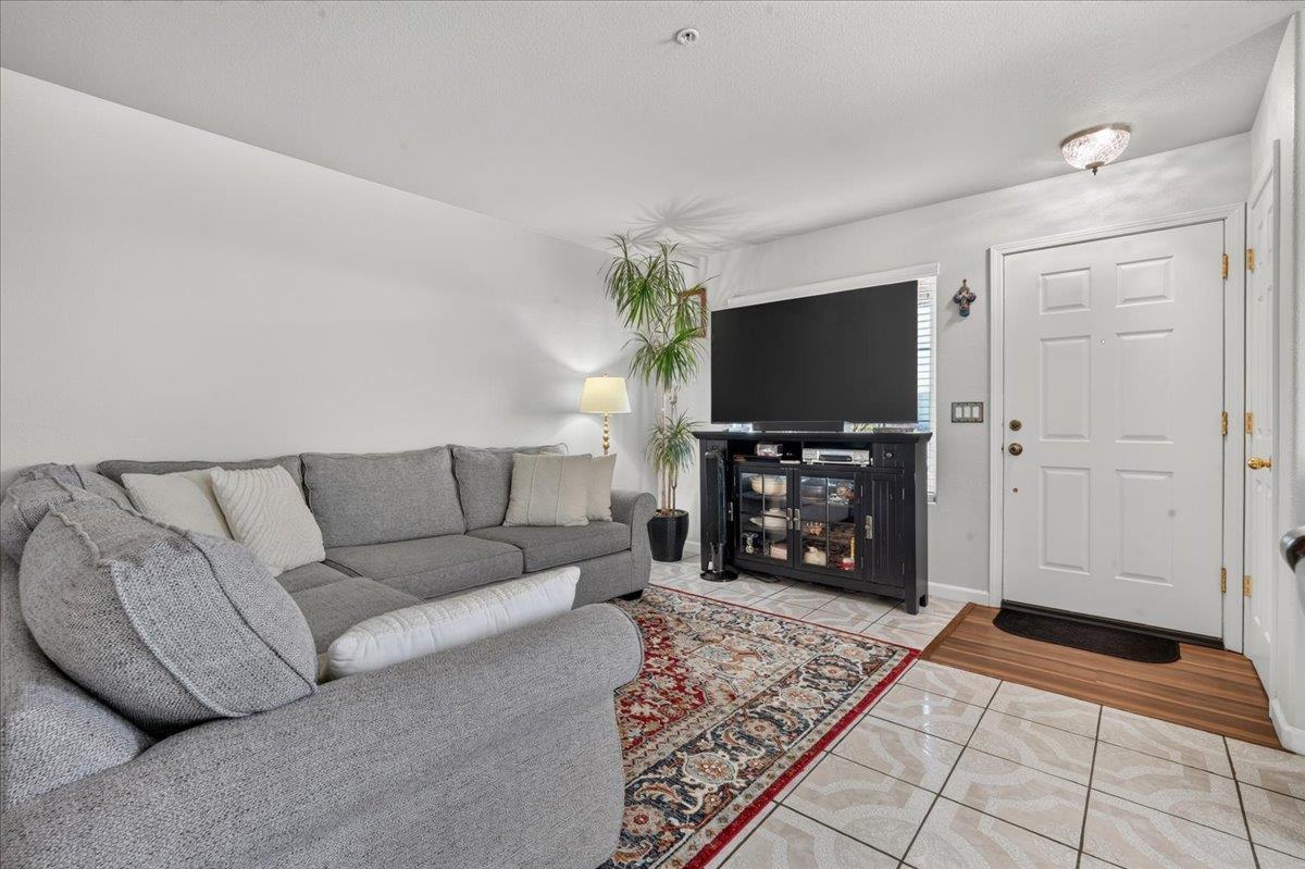 815 Rogge Road Salinas, CA 93906 - Photo 4 of 26 Gallery Image 4