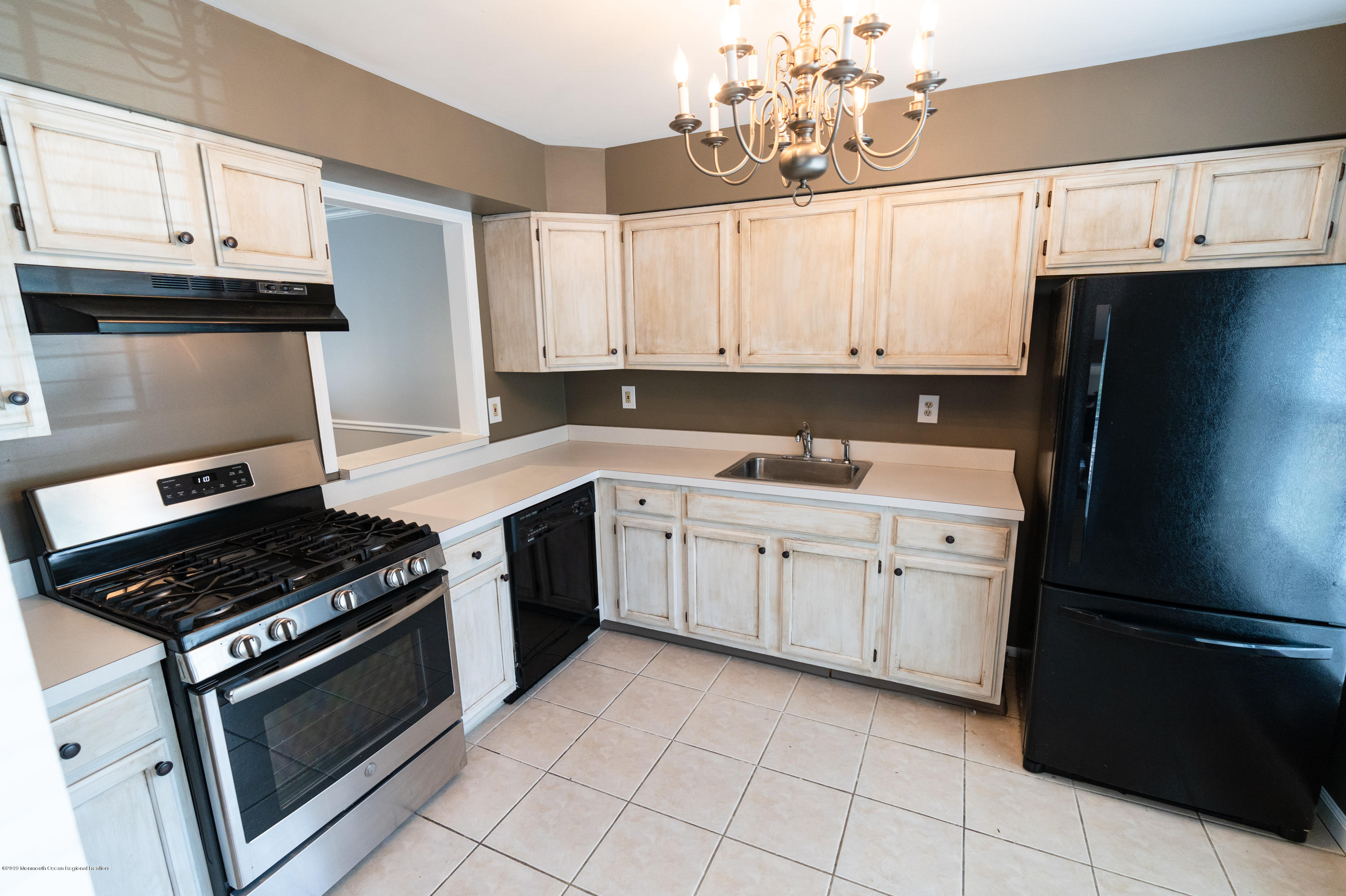 52 Aberdare Court, Unit 4 Freehold, NJ 07728 - Photo 3 of 21 TRP00375