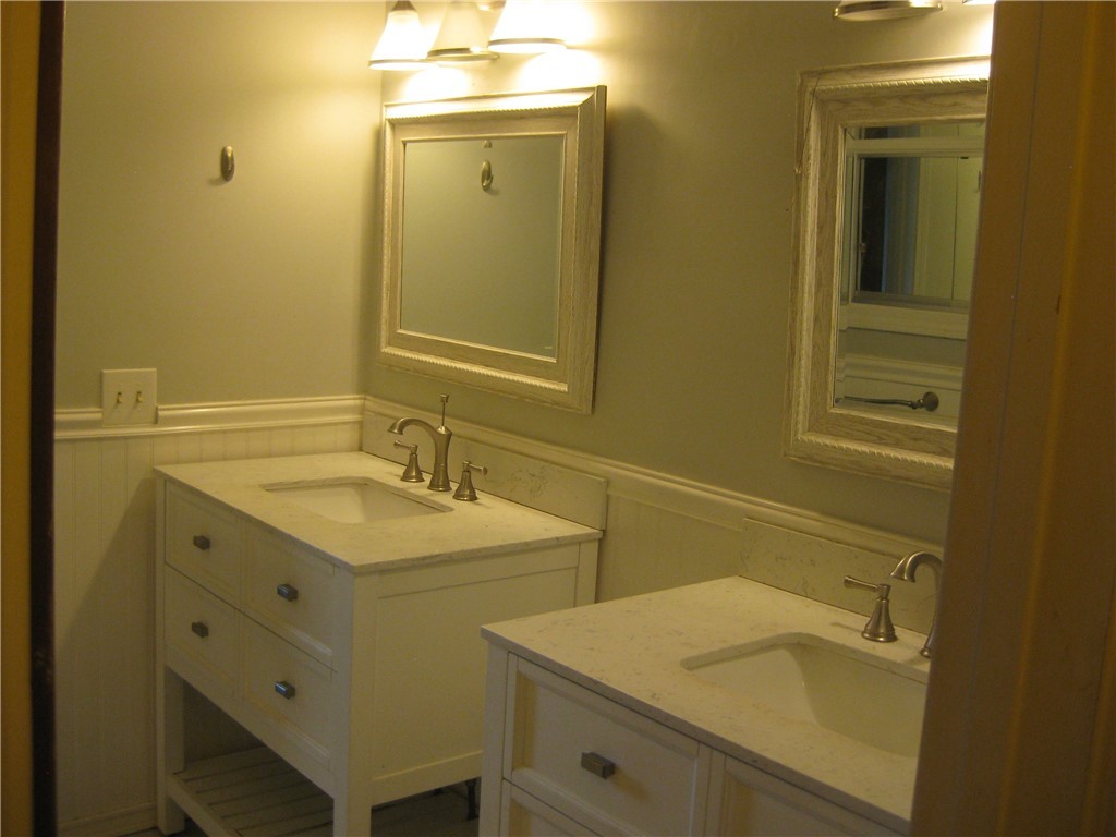 2317 East Main Road Portsmouth, RI 02871 - Photo 16 of 35