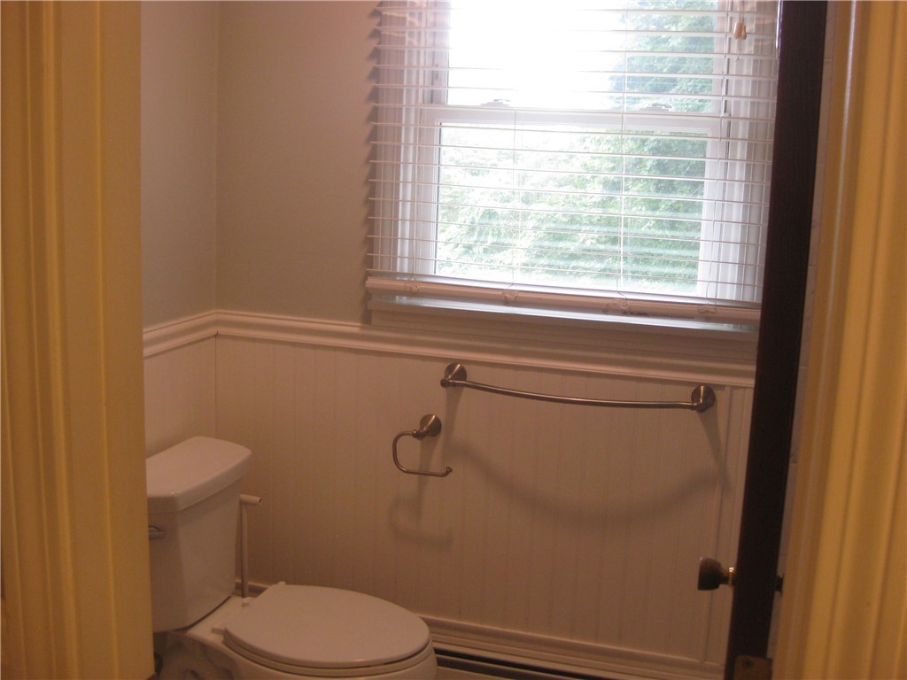 2317 East Main Road Portsmouth, RI 02871 - Photo 17 of 35