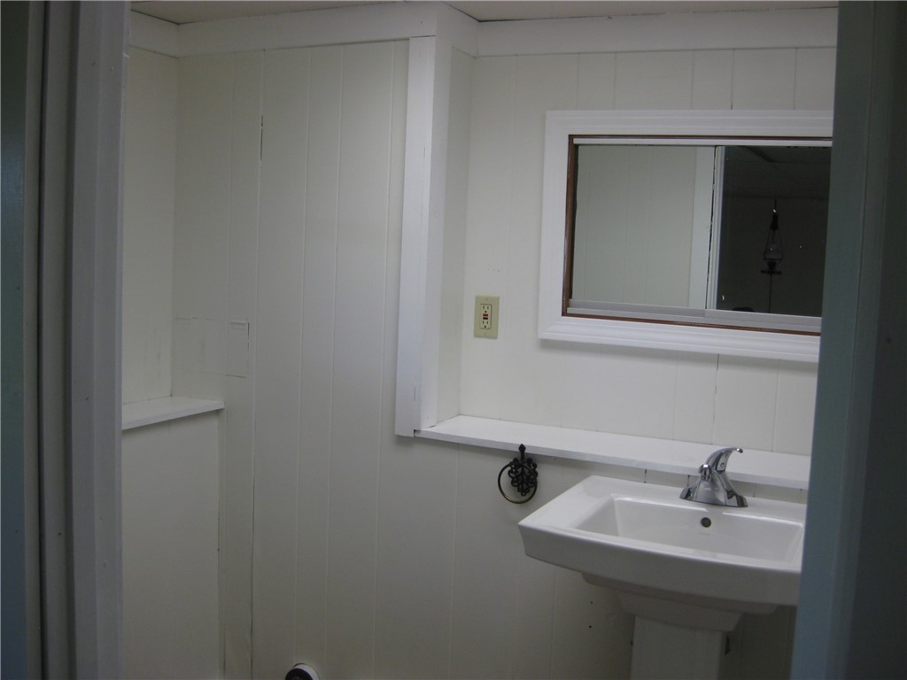 2317 East Main Road Portsmouth, RI 02871 - Photo 23 of 35