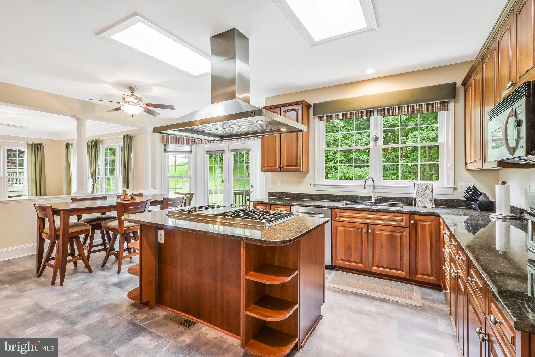 5658 Clouds Mill Drive Alexandria, VA 22310 - Photo 12 of 68 Large Gourmet Kitchen
