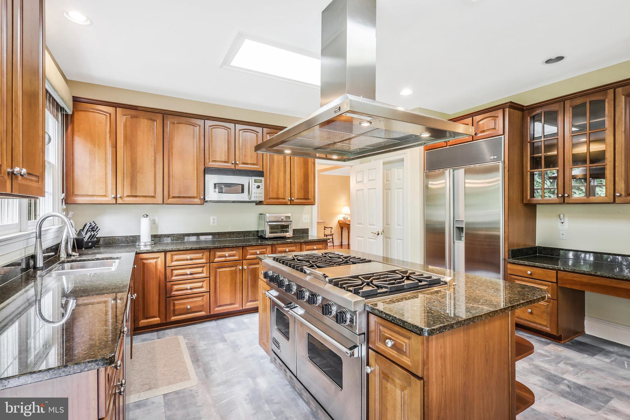 5658 Clouds Mill Drive Alexandria, VA 22310 - Photo 15 of 68 Plenty of Counter space