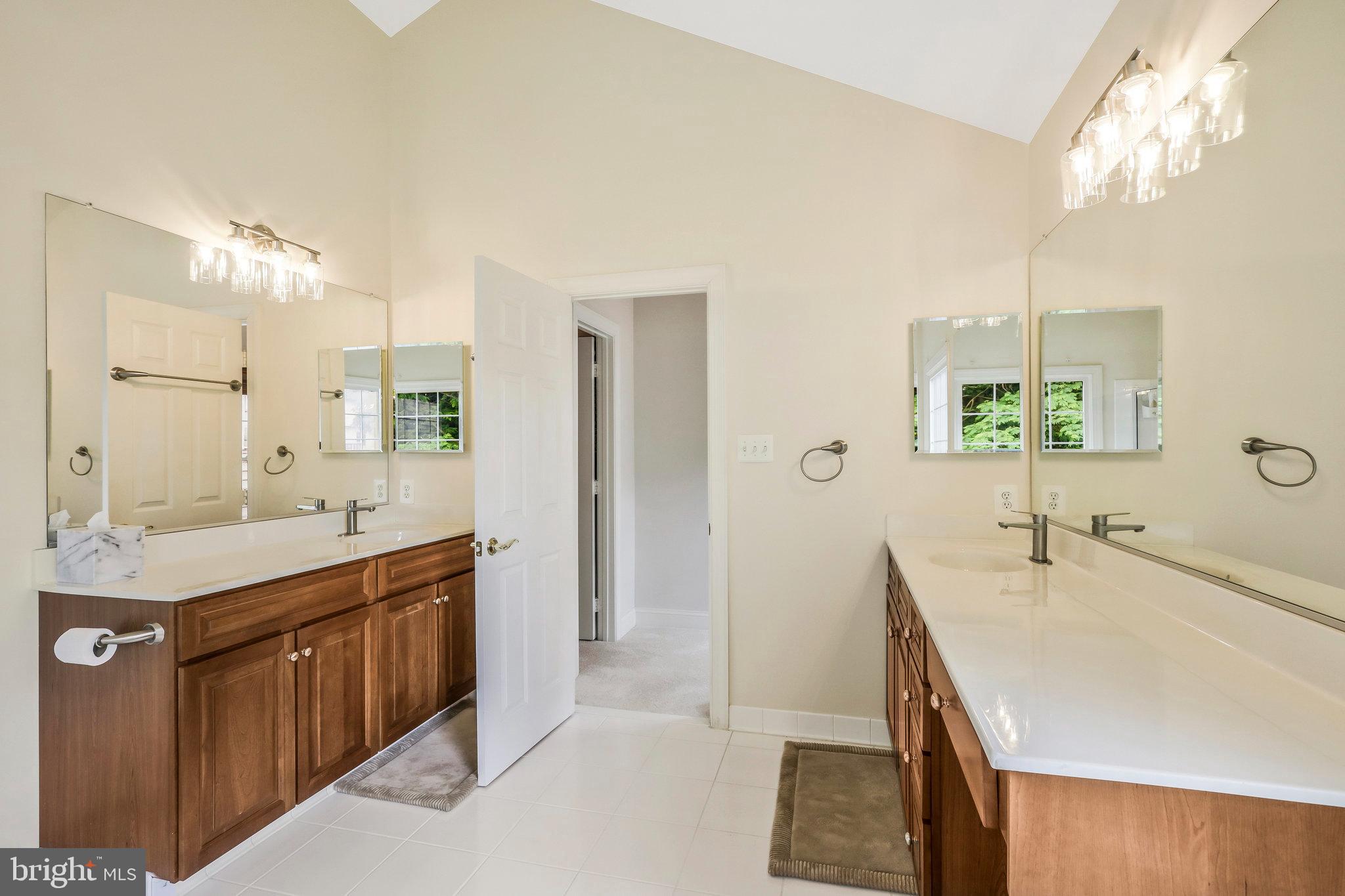 5658 Clouds Mill Drive Alexandria, VA 22310 - Photo 35 of 68 Separate Vanities