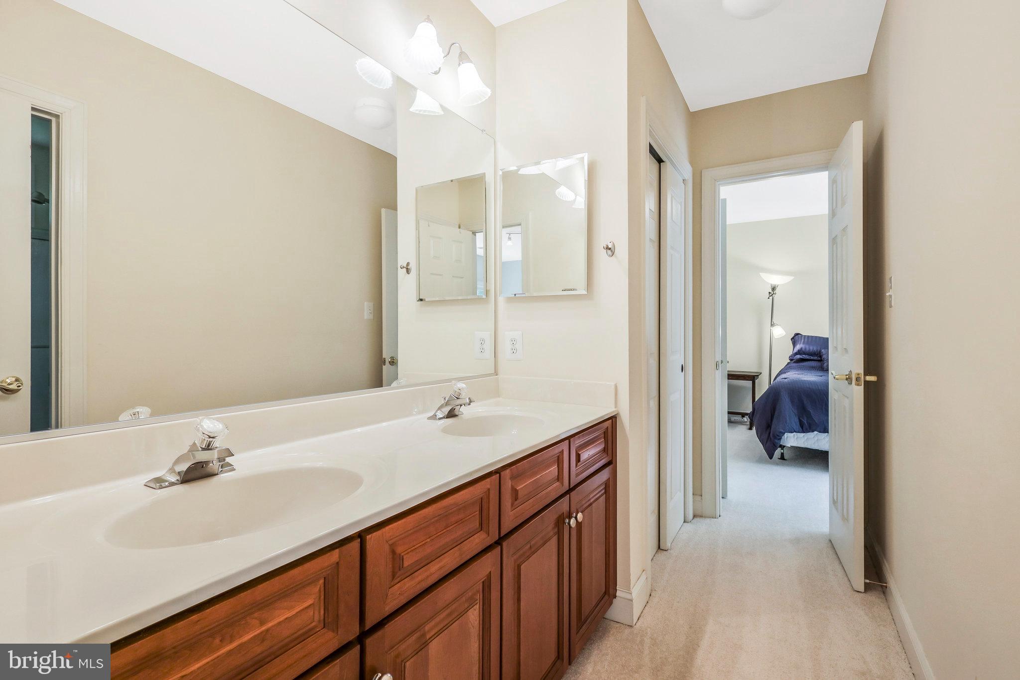 5658 Clouds Mill Drive Alexandria, VA 22310 - Photo 38 of 68 Jack and Jill Bathroom