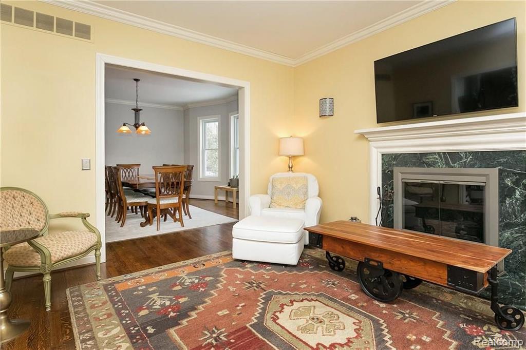 184 Moran Road Grosse Pointe Farms, MI 48236 - Photo 2 of 40
